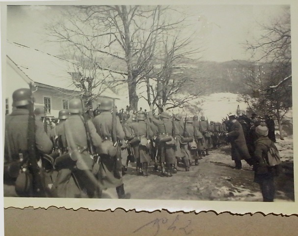 http://shramba.lovrenc.net/carobniprst/klepet/cam02925.jpg