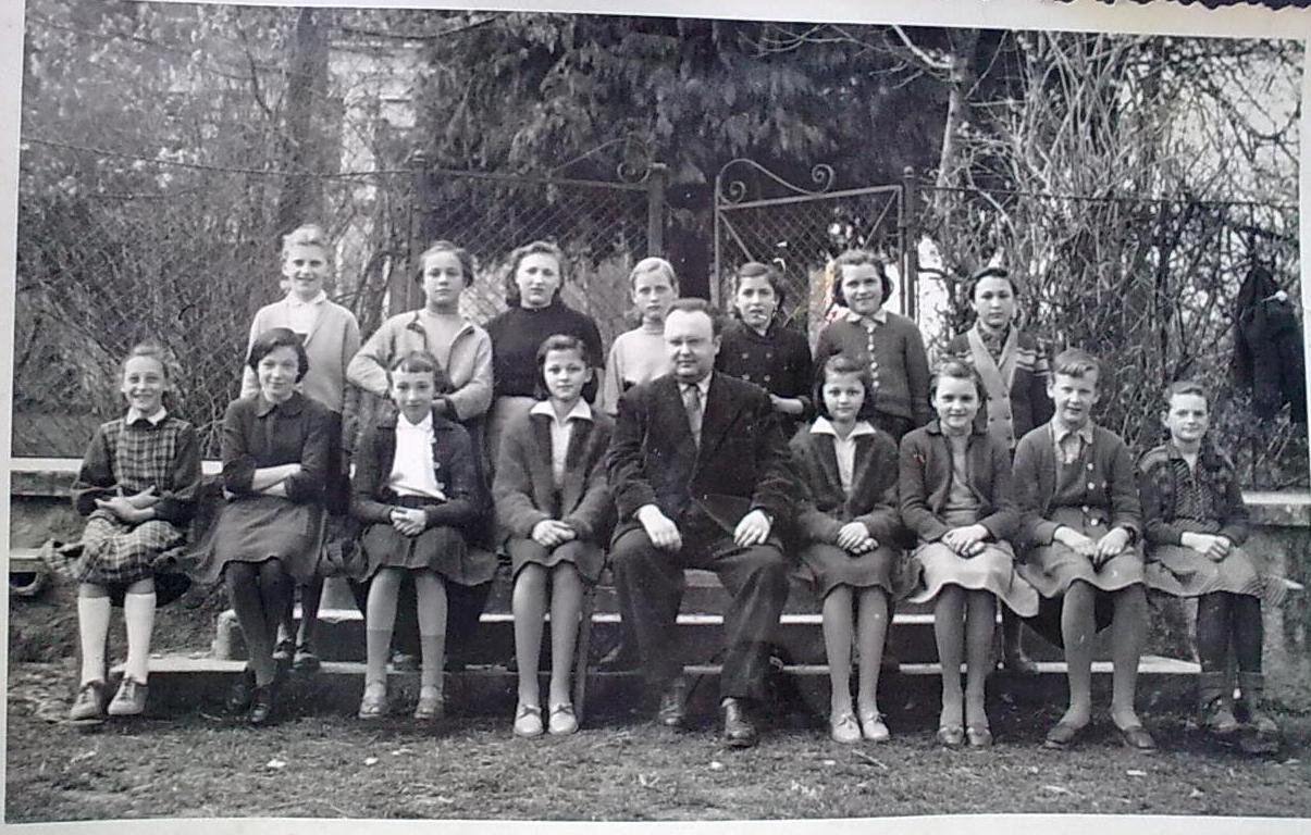 http://shramba.lovrenc.net/maxi/klepet/23082011014pred-solparko.jpg