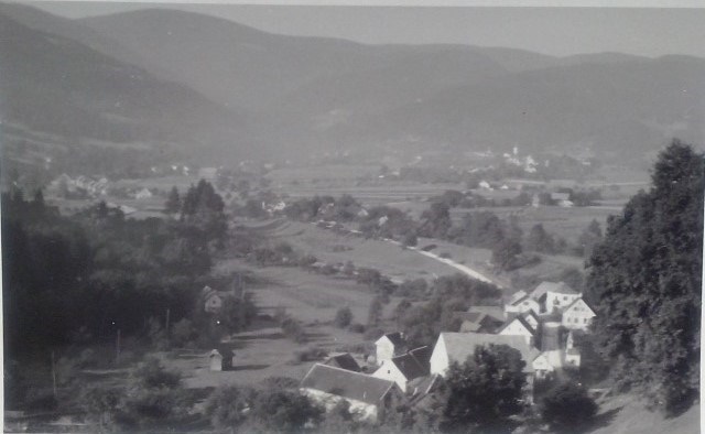 http://shramba.lovrenc.net/maxi/klepet/5ccckurja-vas-19621.jpg