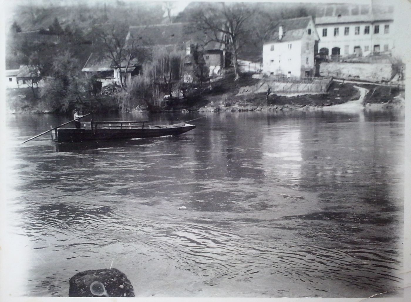 http://shramba.lovrenc.net/maxi/klepet/brodar-helbl-stane.jpg