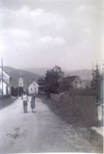 http://shramba.lovrenc.net/maxi/klepet/cam02018l-1957-58.jpg