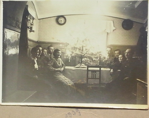 http://shramba.lovrenc.net/maxi/klepet/cam02919gost-pri-lipi-l-.jpg