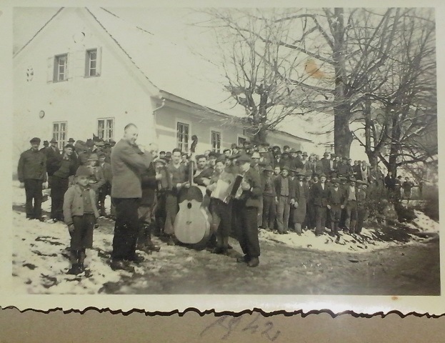 http://shramba.lovrenc.net/maxi/klepet/cam02926.jpg