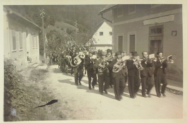 http://shramba.lovrenc.net/maxi/klepet/cam02961.jpg