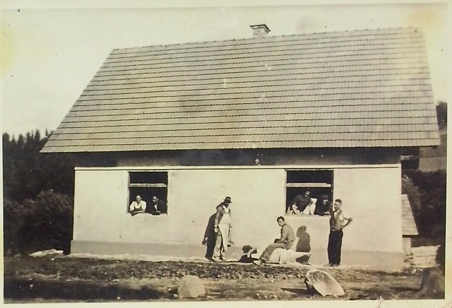http://shramba.lovrenc.net/maxi/klepet/cam02974.jpg