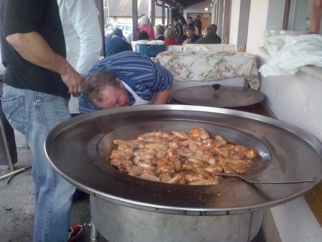 http://shramba.lovrenc.net/maxi/klepet/cam03671.jpg