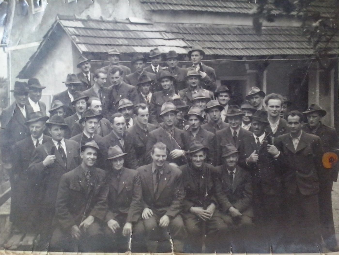http://shramba.lovrenc.net/maxi/klepet/cam03822lovci-v-petdeset.jpg