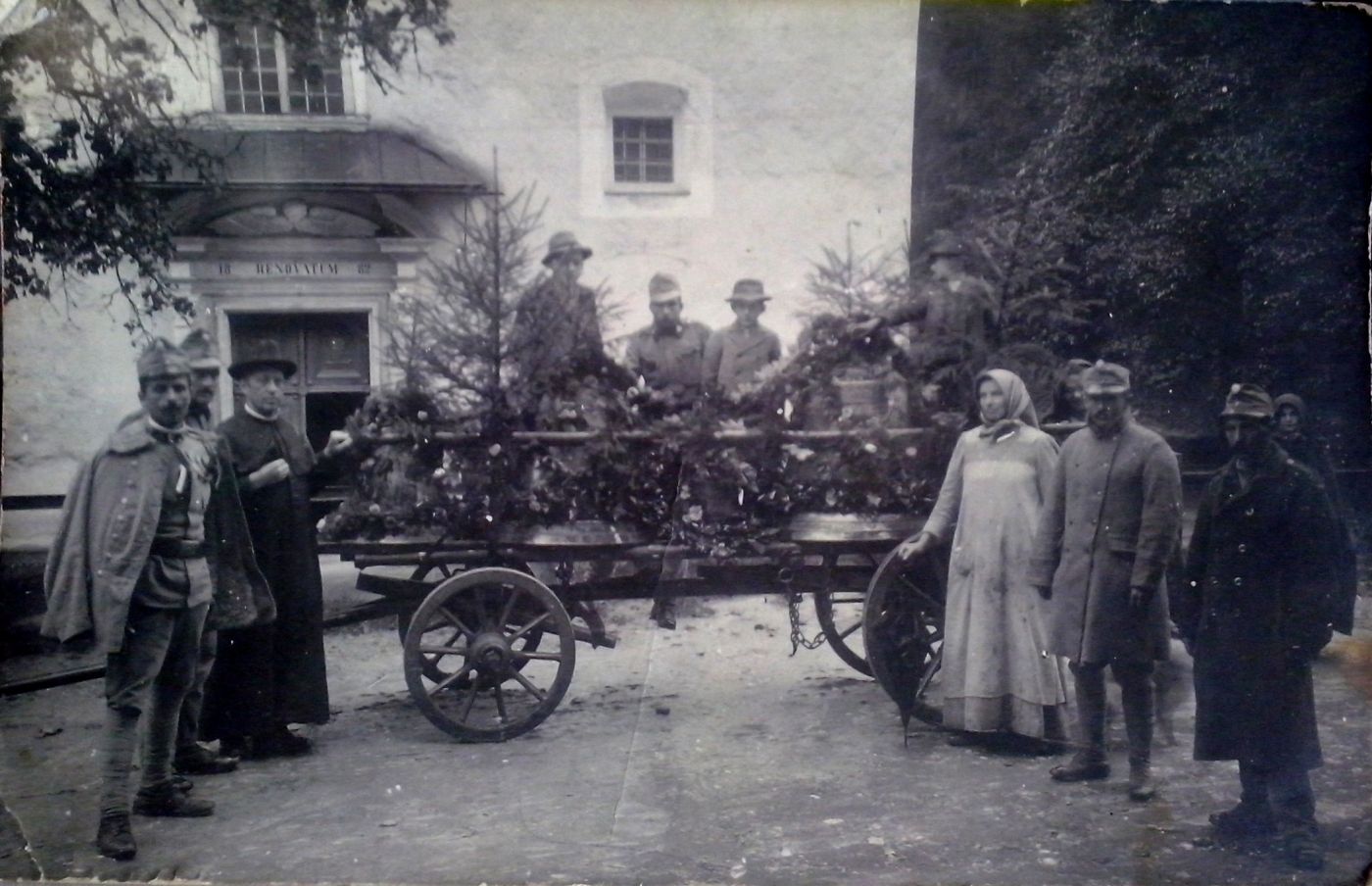 http://shramba.lovrenc.net/maxi/klepet/cam0499911.jpg