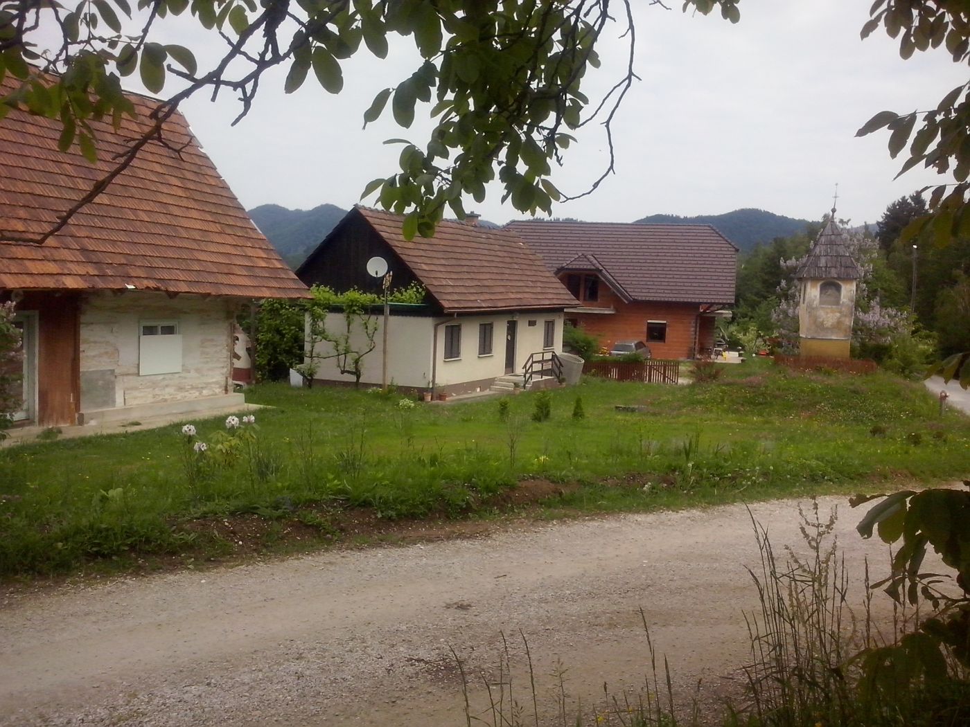 http://shramba.lovrenc.net/maxi/klepet/cam05031.jpg