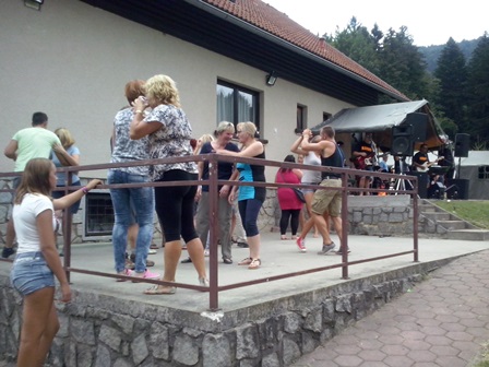 http://shramba.lovrenc.net/maxi/klepet/cam06525-muzikaples.jpg