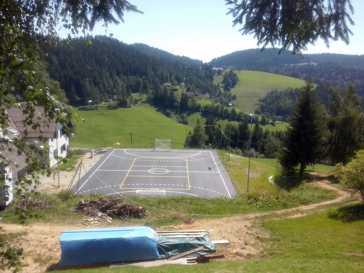 http://shramba.lovrenc.net/maxi/klepet/cam066082782015.jpg