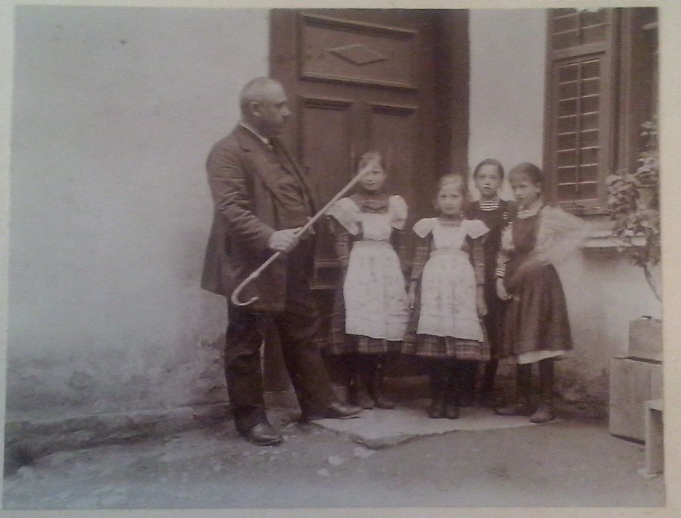 http://shramba.lovrenc.net/maxi/klepet/cam06792ucitelj-na-gradu.jpg