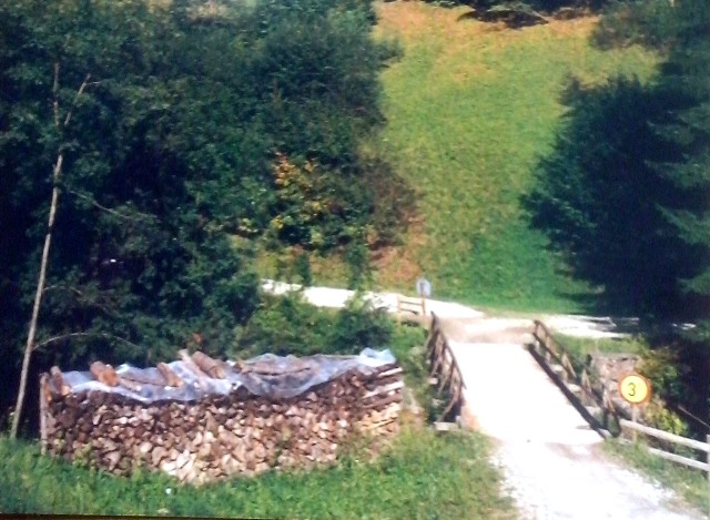 http://shramba.lovrenc.net/maxi/klepet/cam08987-v-puscavi-most.jpg