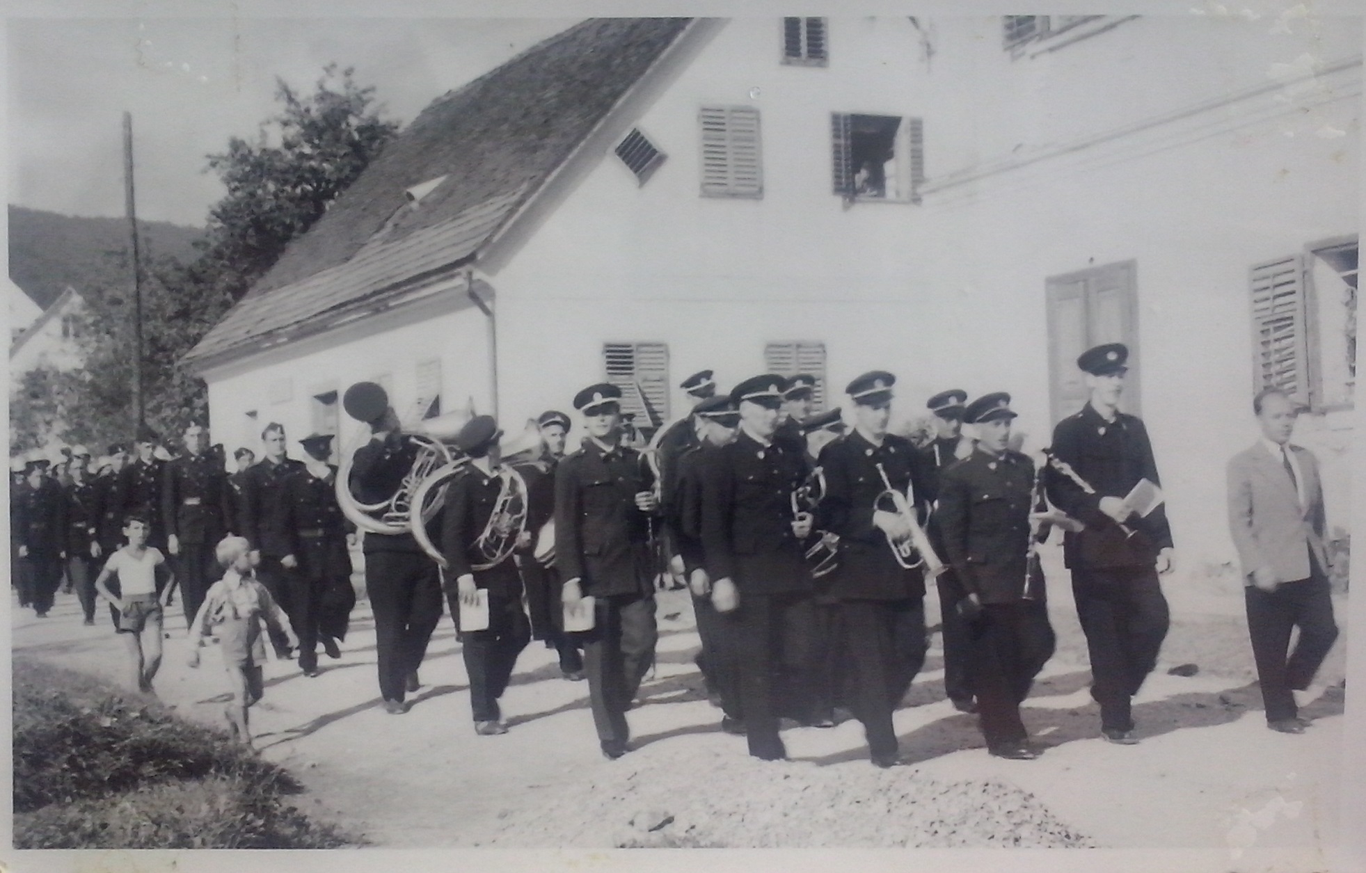 http://shramba.lovrenc.net/maxi/klepet/cam09493parada-v-sestdes.jpg