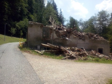 http://shramba.lovrenc.net/maxi/klepet/cam09975cresnikovo.jpg