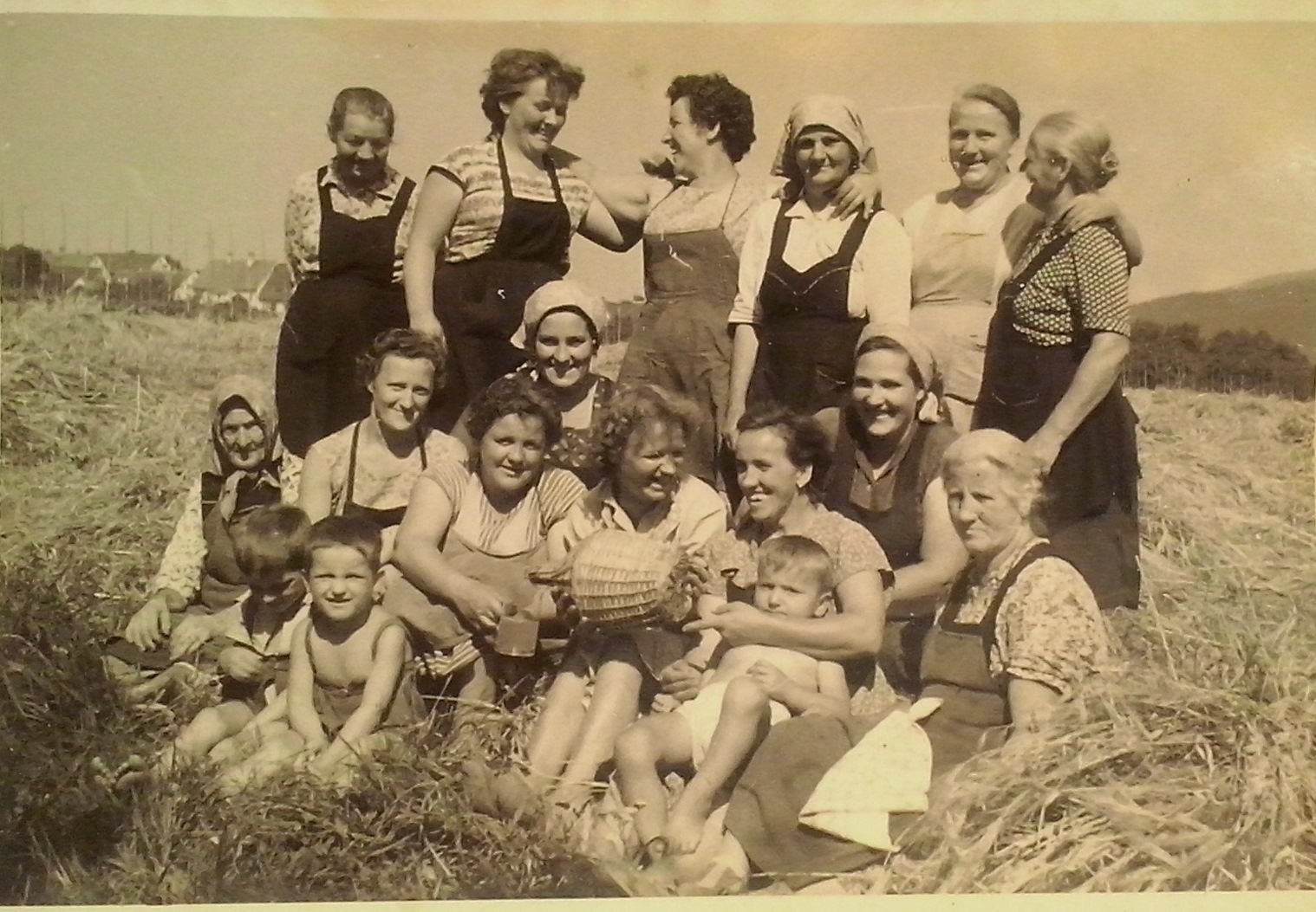 http://shramba.lovrenc.net/maxi/klepet/cam10140-na-polju-zadaj-.jpg