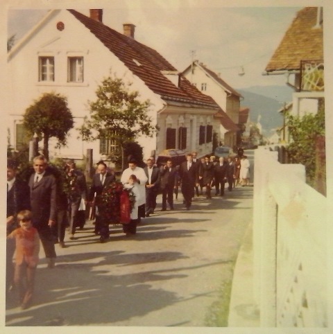 http://shramba.lovrenc.net/maxi/klepet/cam10170.jpg
