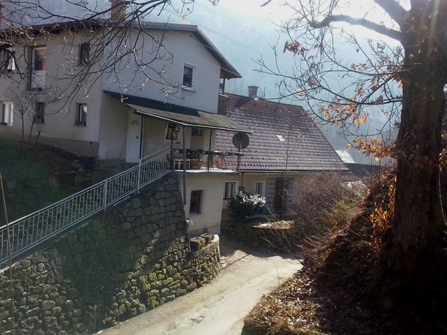 http://shramba.lovrenc.net/maxi/klepet/cam12246.jpg