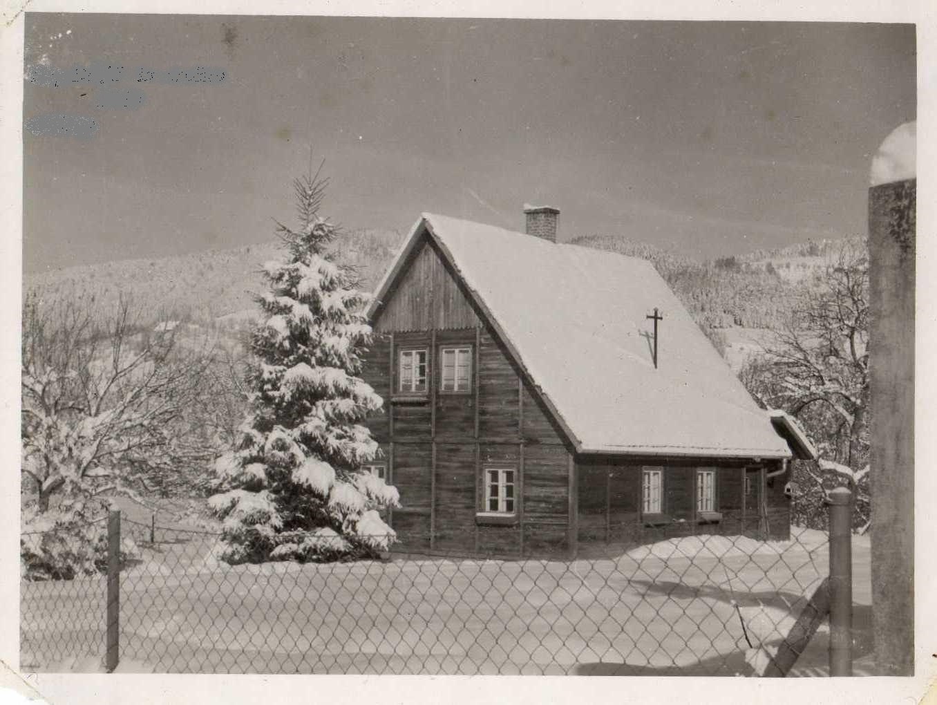 http://shramba.lovrenc.net/maxi/klepet/img040vrtec-leta-1963.jpg