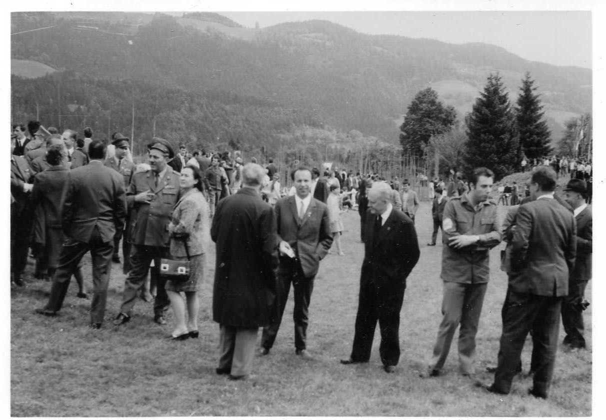 http://shramba.lovrenc.net/maxi/klepet/img237.jpg