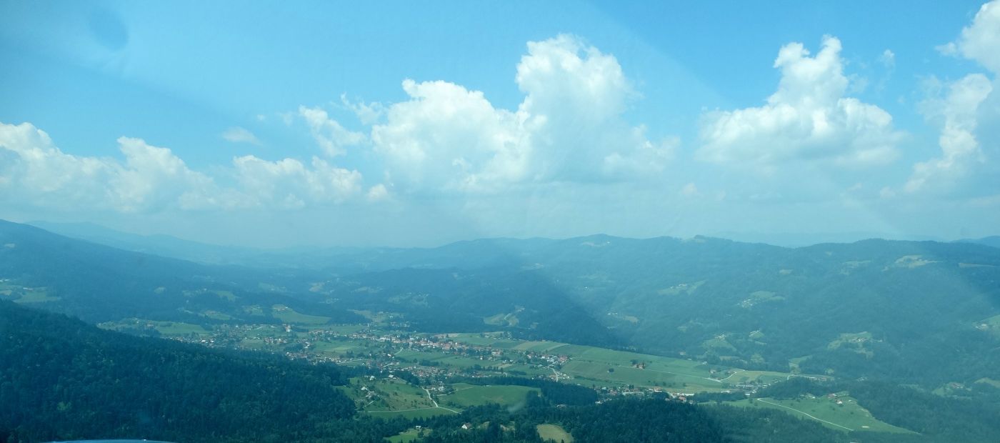 http://shramba.lovrenc.net/maxi/klepet/letalo-3z-kumena-ii.jpg