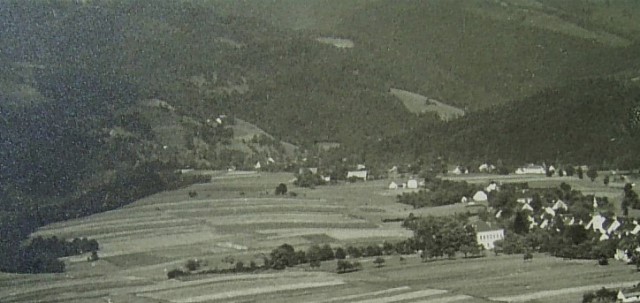 http://shramba.lovrenc.net/maxi/klepet/letalo-sola.jpg