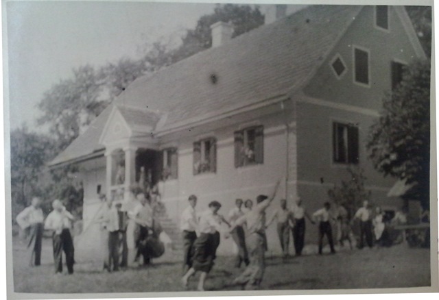 http://shramba.lovrenc.net/maxi/klepet/m5-ropicu.jpg
