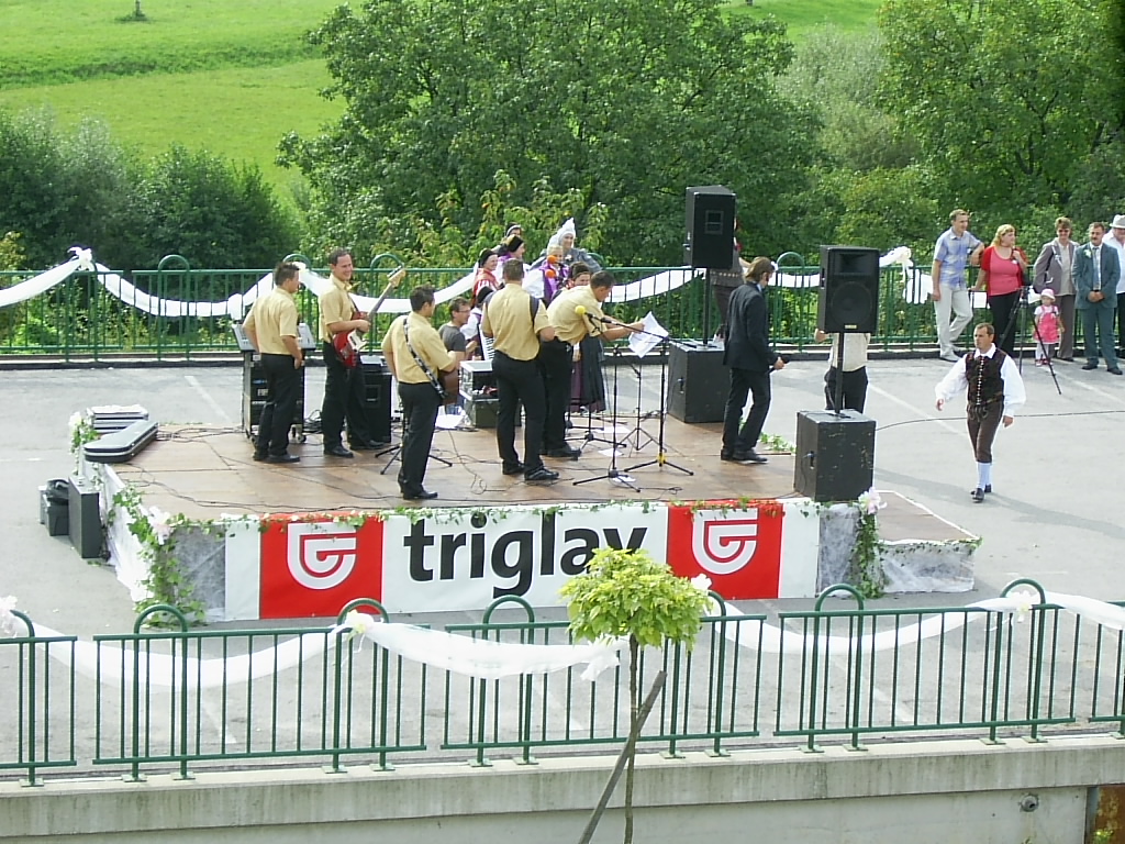 http://shramba.lovrenc.net/maxi/klepet/pic3159.jpg