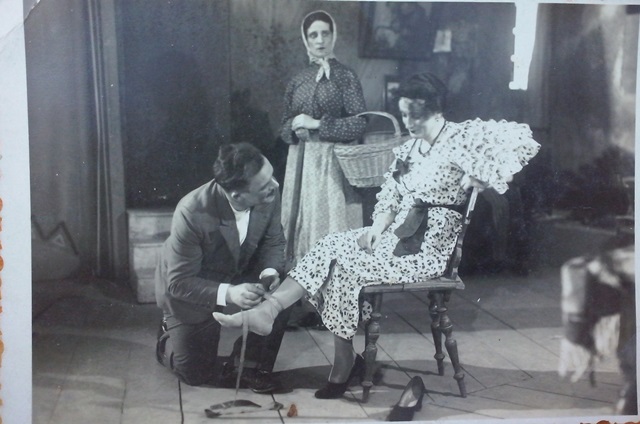 http://shramba.lovrenc.net/maxi/klepet/prizor-pred-drugo-vojno.jpg