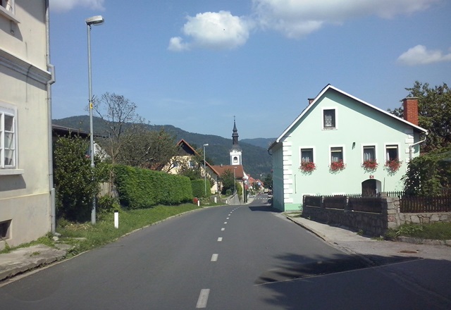http://shramba.lovrenc.net/maxi/klepet/proti-sp-trgu-3.jpg