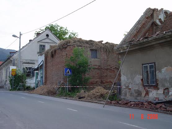 http://shramba.lovrenc.net/maxi/klepet/rusenje-3.jpg