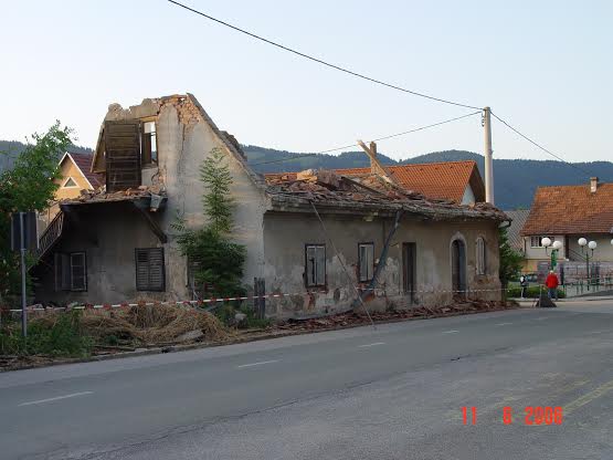 http://shramba.lovrenc.net/maxi/klepet/rusenje-8.jpg