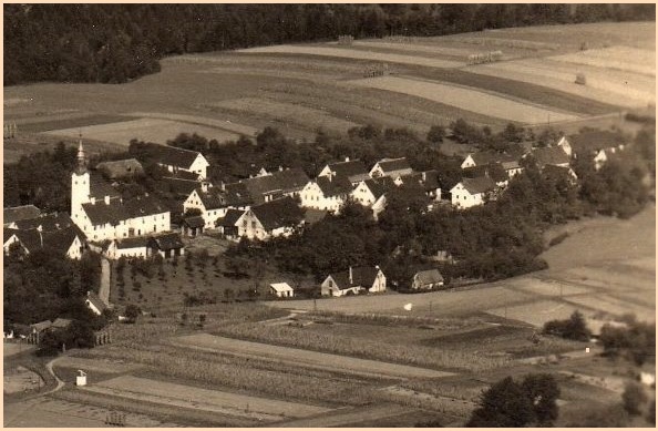 http://shramba.lovrenc.net/maxi/klepet/spodnji-trg-.jpg