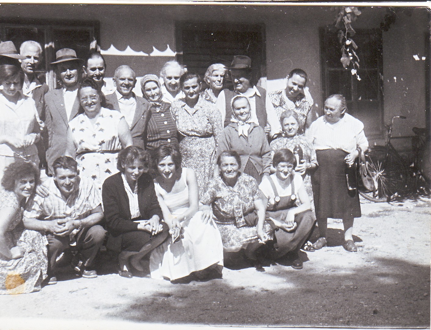 http://shramba.lovrenc.net/maxi/klepet/upokojenci-na-izletu-2.jpg