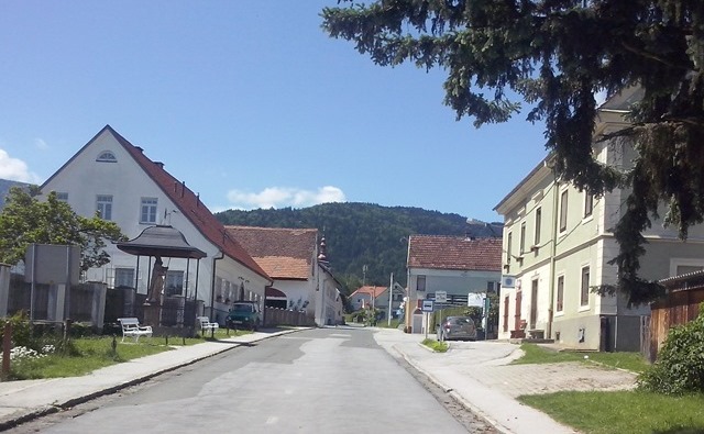 http://shramba.lovrenc.net/maxi/klepet/z137.jpg