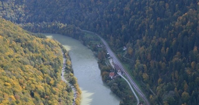 http://shramba.lovrenc.net/maxi/klepet/z1501.jpg